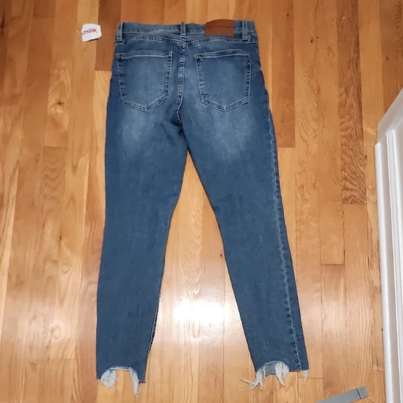 Lucky Brand Women's Medium Blue Skinny Jeans - Picture 6 of 6